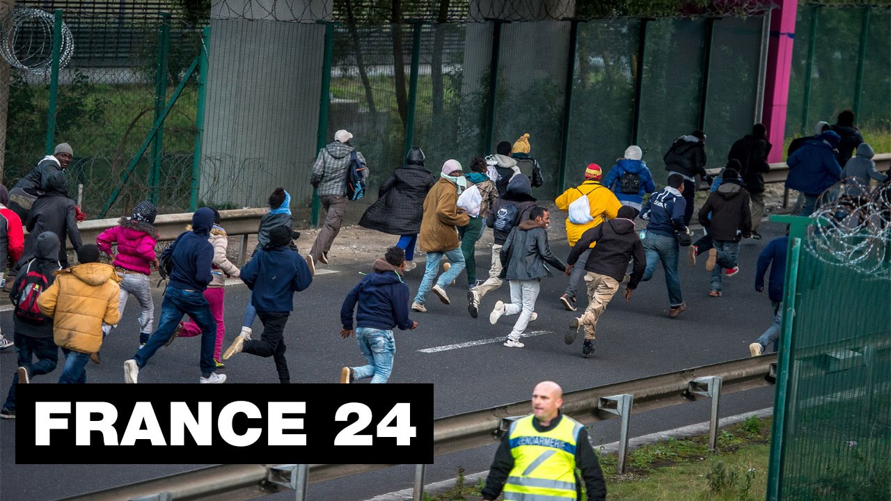 Calais : Ces migrants prêts à tout pour traverser la Manche